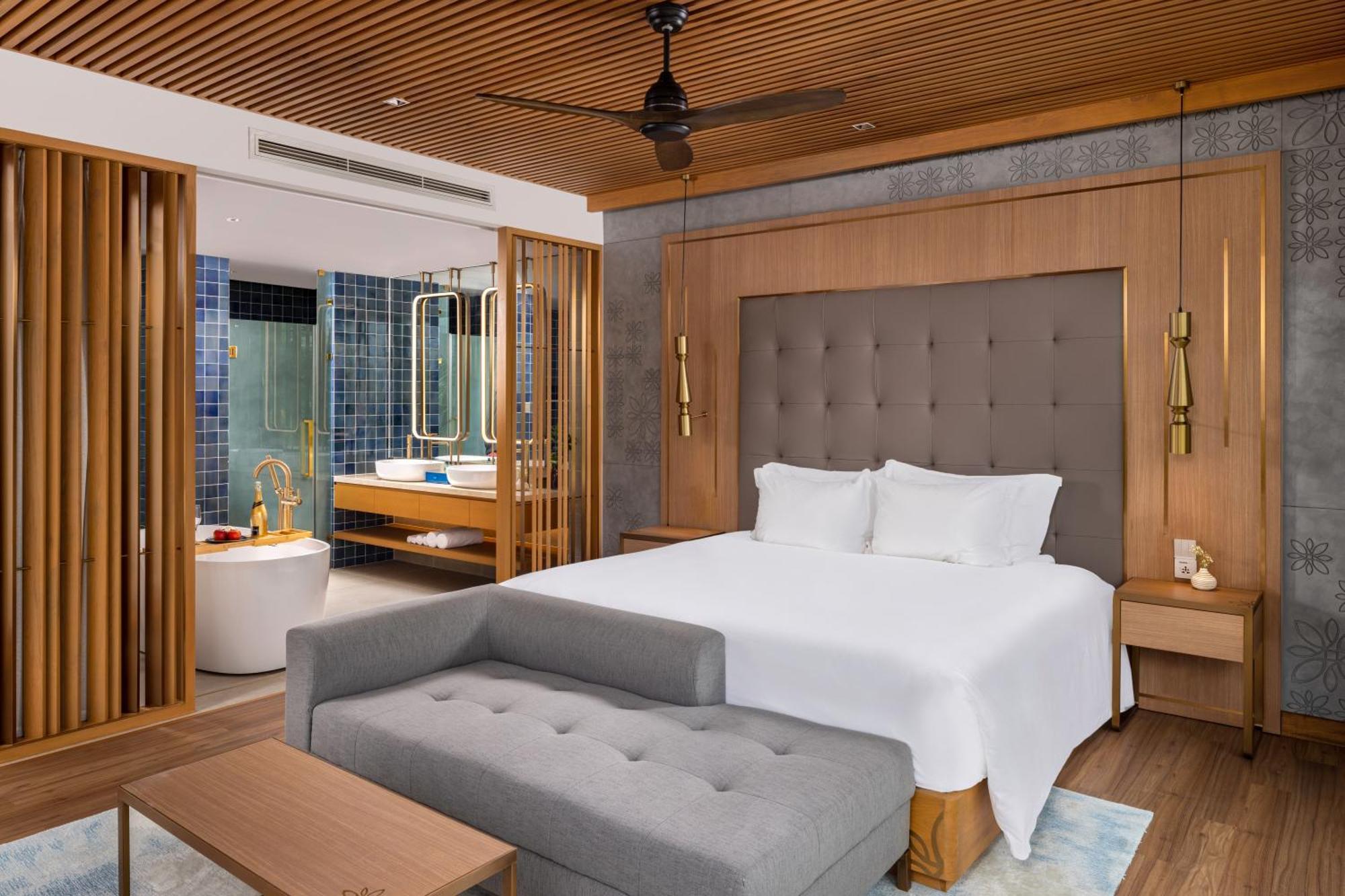 Wyndham Hoi An Royal Beachfront Resort & Villas An Bàn Exterior foto